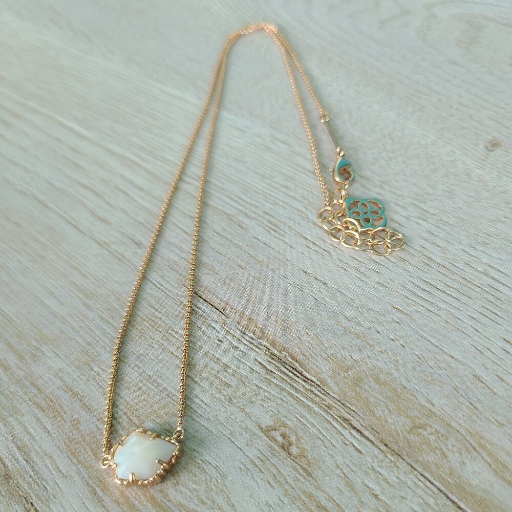 Kendra Scott Tess Rose Gold Pendant Necklace in Ivory Pearl - Picture 1 of 1